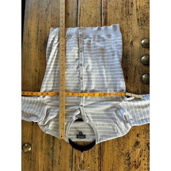 Jones New York Women's Gray Cardigan size Medium button up round neck viscose - Picture 7 of 7